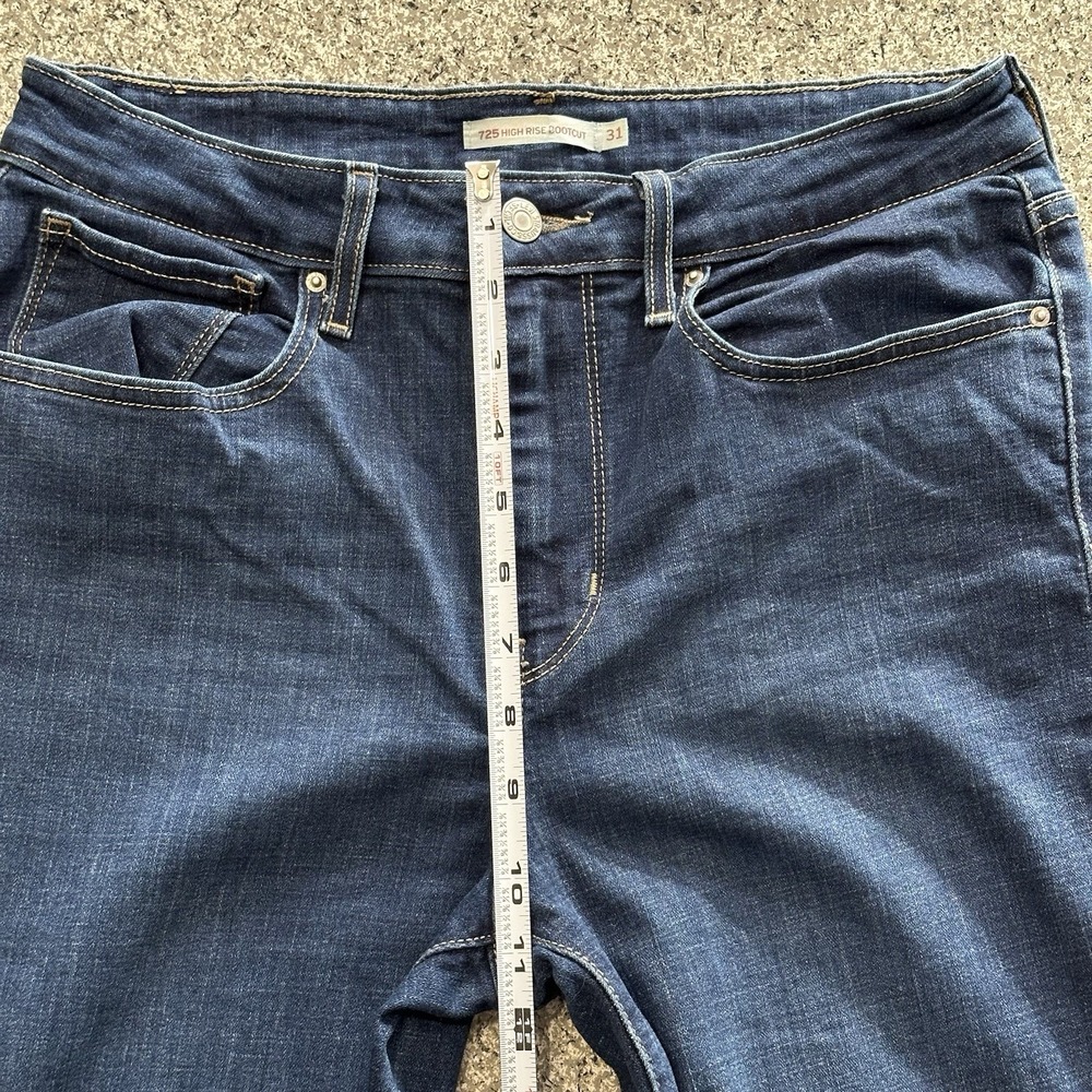 Levis 725 High Rise Bootcut Jeans Womens 31x31 Medium Wash Denim Stretch - Picture 7 of 9